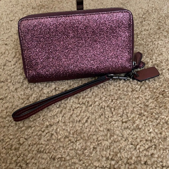 Coach - Picture 2 of 8